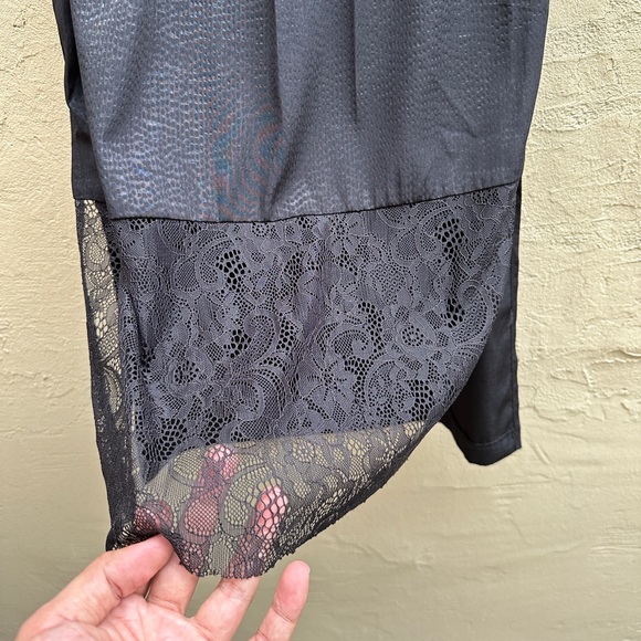 Black pencil skirt by BCBG - Picture 2 of 5